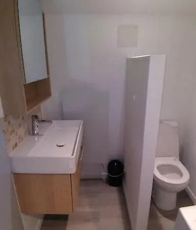 Cosy & Calme-dernier Etage Apartman *