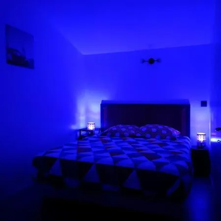 Cosy & Calme-dernier Etage * Saint-Jean-dʼAngély